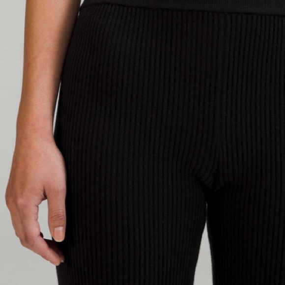 Lululemon Set’ Ribbed Knit Tank & Shorts - Picture 16 of 16